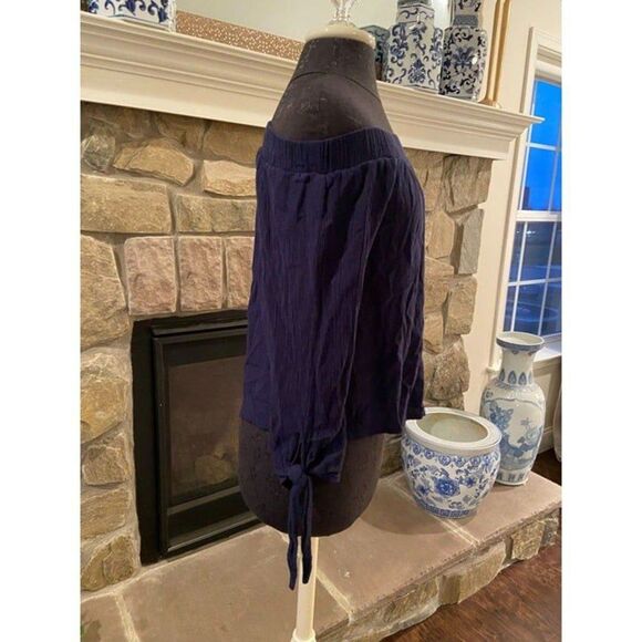 Style Envy Navy Blue off the shoulder shirt (Size Medium) - Picture 2 of 4